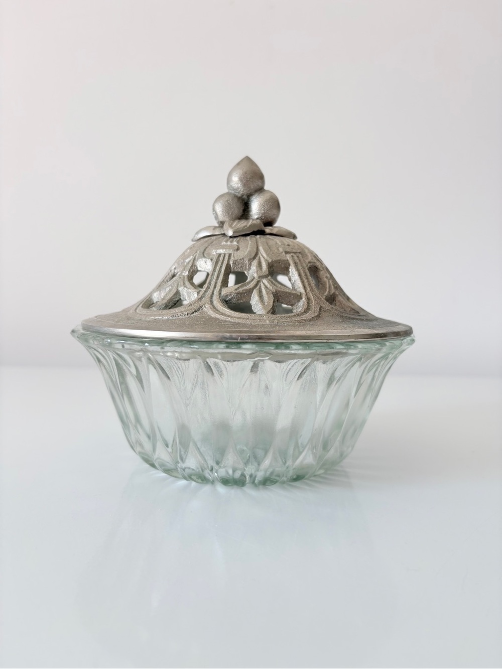Vintage Hoosier Glass Bowl Candy Dish Pewter Pierced Filigree Lid Fruit Finial